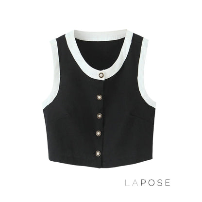 Effortlessly Elegant Garment with a Timeless Design