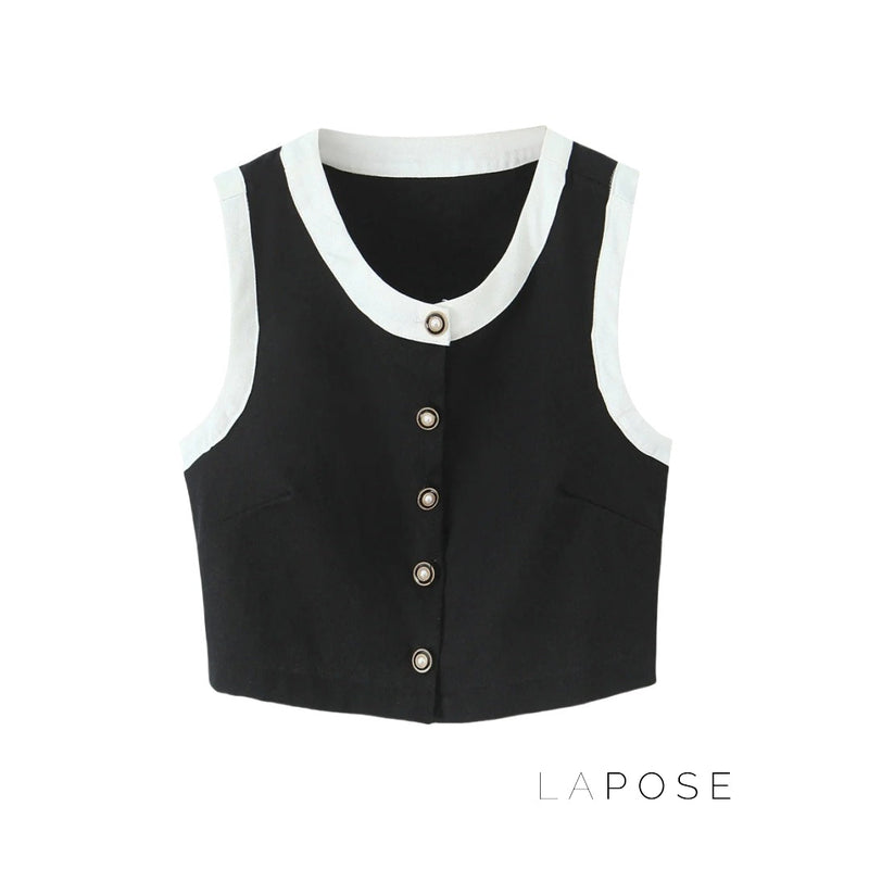 Effortlessly Elegant Garment with a Timeless Design