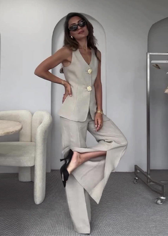 Classic Vintage Trousers with a Flattering Fit