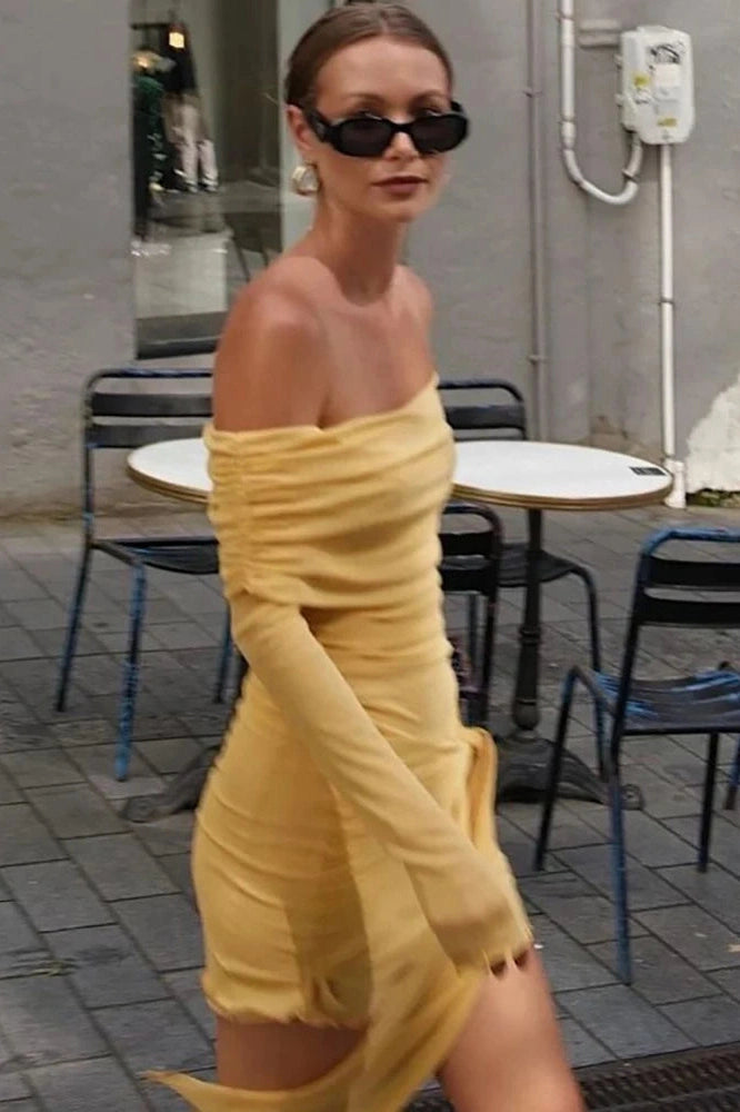 Well Tailored Dress with a Graceful Silhouette