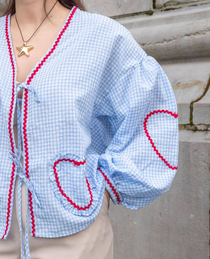 Beautifully Finished Top in a Timeless Design