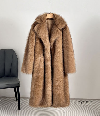 Beautifully Finished Coat in a Timeless Design