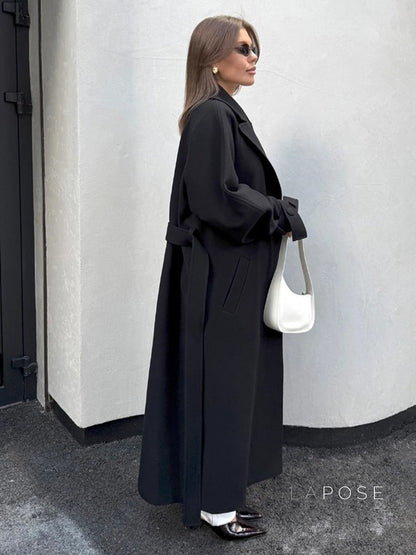 Well Tailored Coat with a Graceful Silhouette