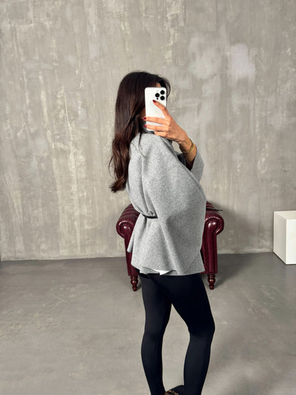 Well Tailored Jacket with a Graceful Silhouette