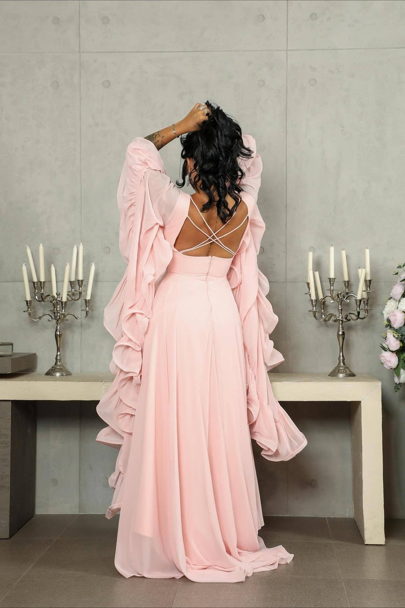 Beautifully Finished Dress in a Timeless Design