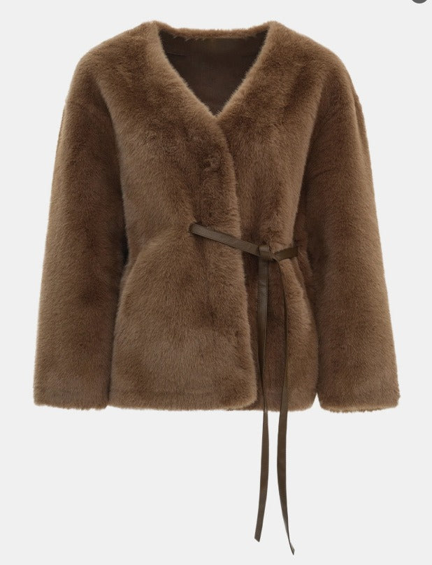 Gracefully Styled Coat for Any Occasion