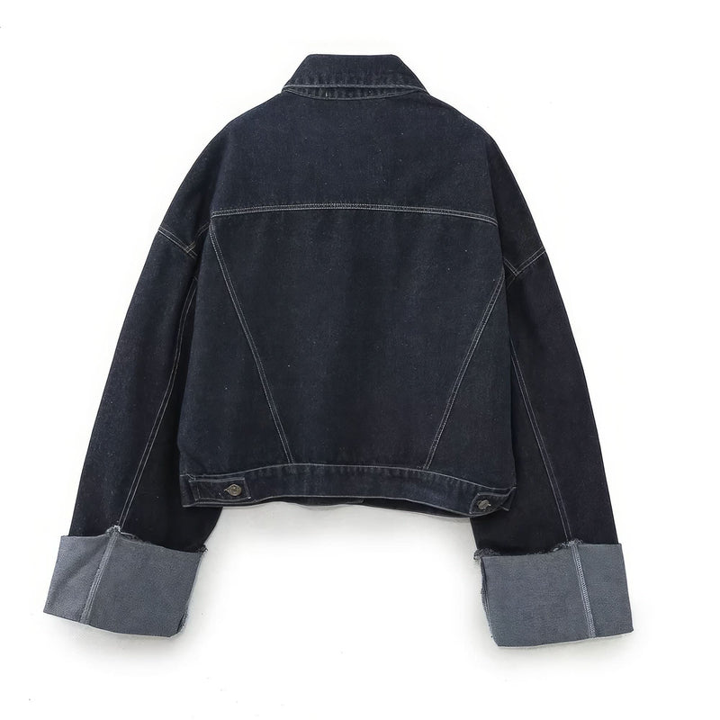 Well Tailored Blouse with a Graceful Silhouette