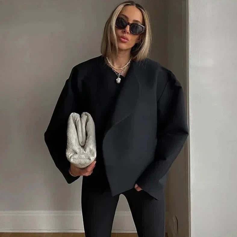 Beautifully Finished Coat in a Timeless Design