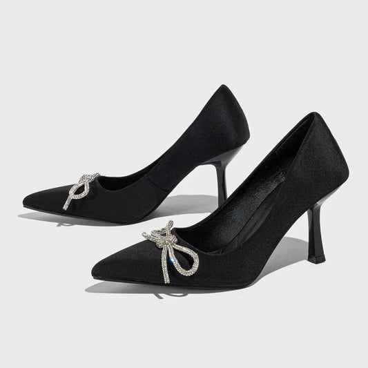 Effortlessly Elegant Heels with a Timeless Design