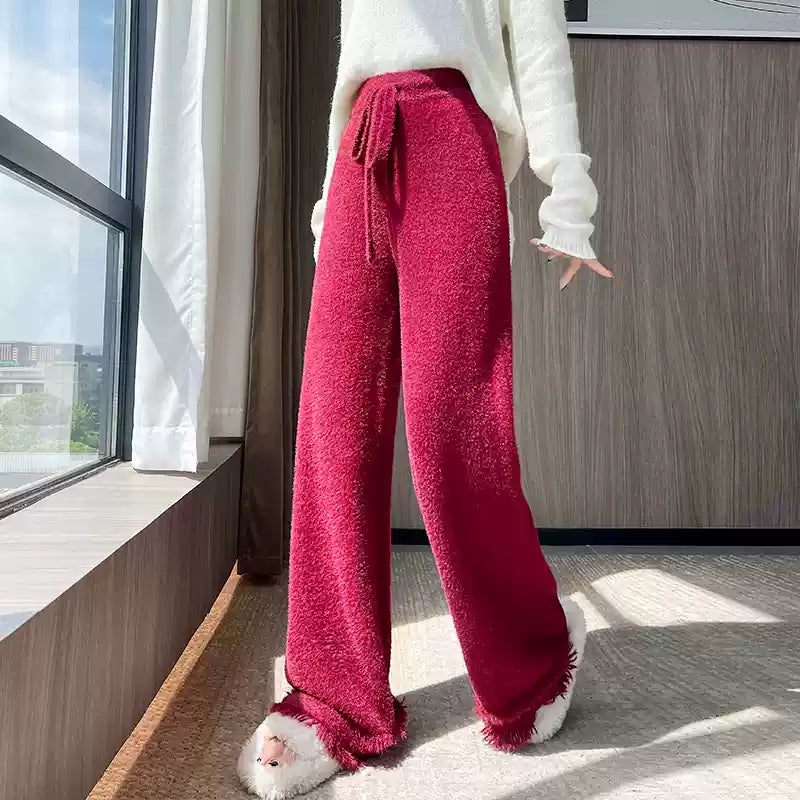 Effortlessly Elegant Pants with a Timeless Design