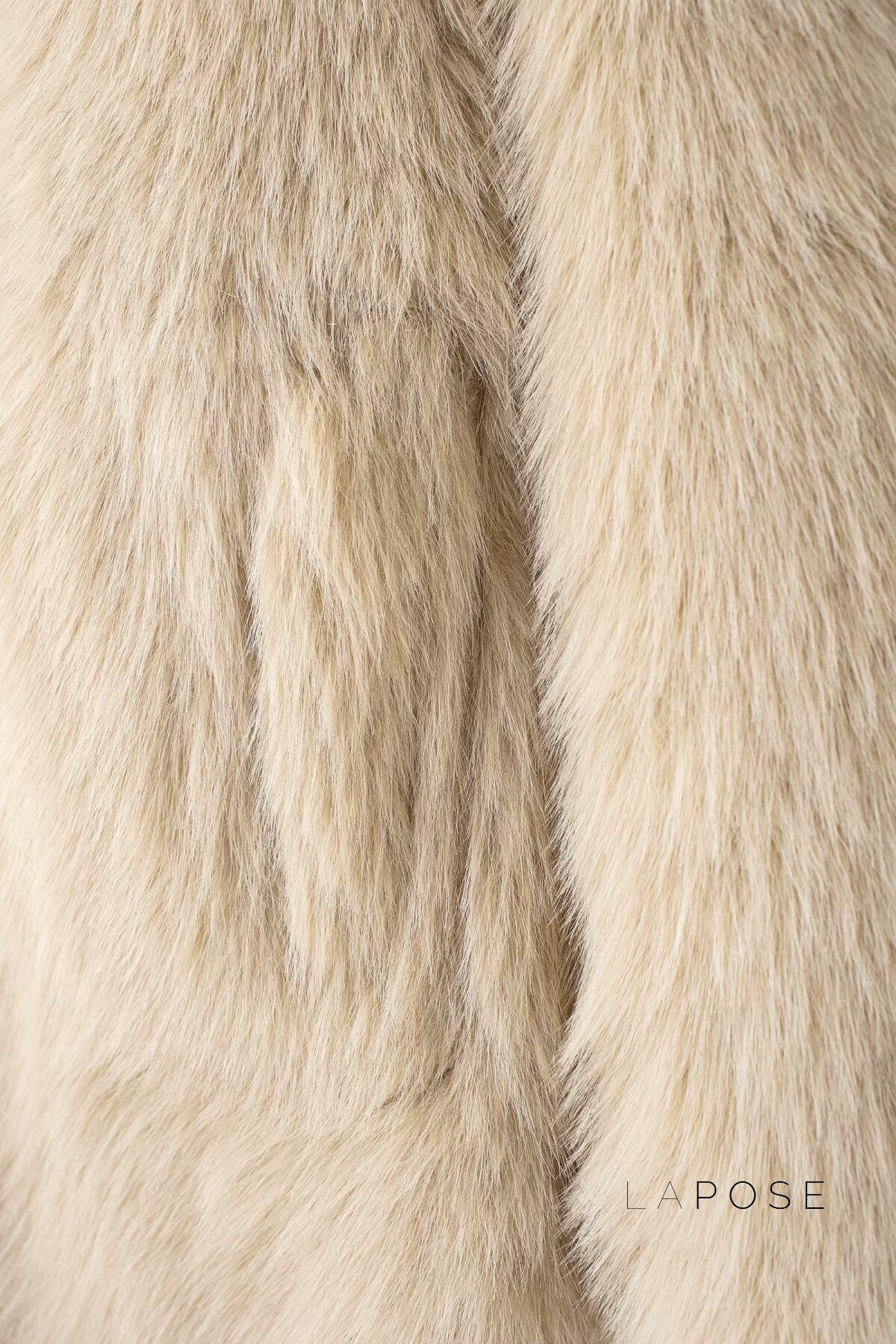 Beautifully Finished Coat in a Timeless Design
