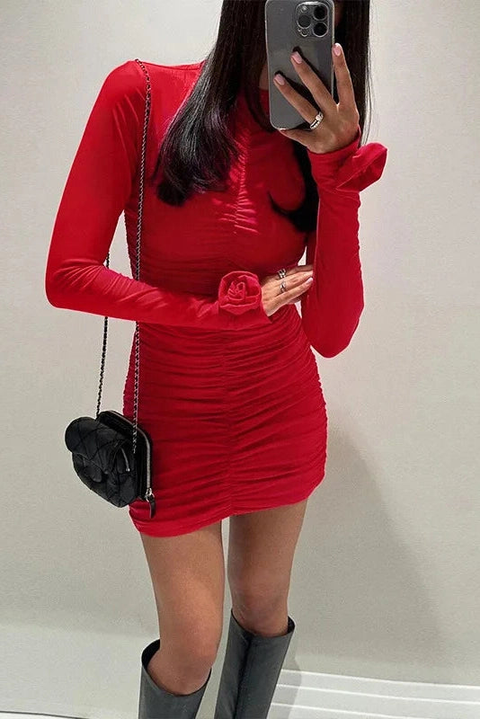 Beautifully Finished Dress in a Timeless Design