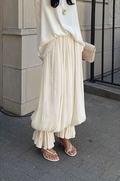Well Tailored Pants with a Graceful Silhouette