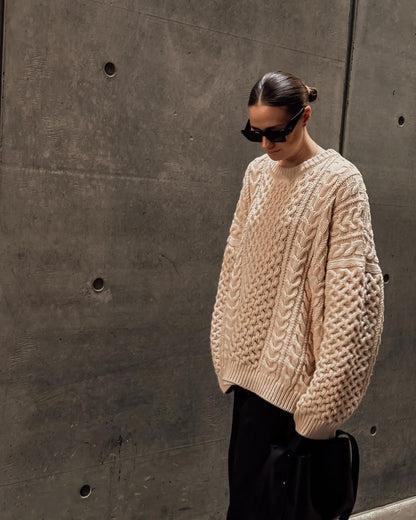 Effortlessly Elegant Sweater with a Timeless Design