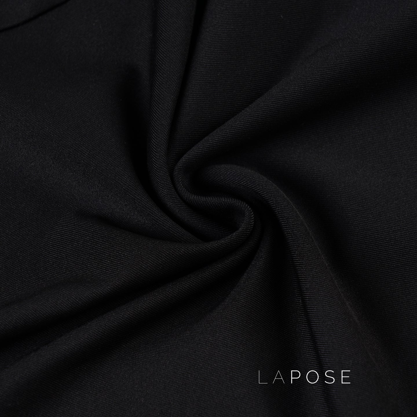 Well Tailored Top with a Graceful Silhouette