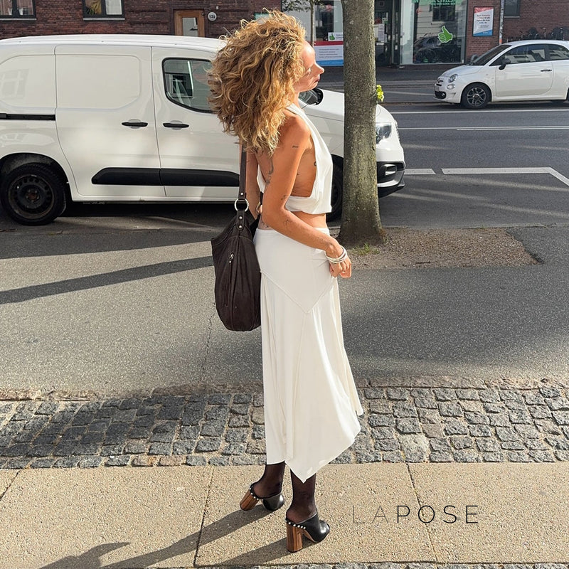Well Tailored Garment with a Graceful Silhouette