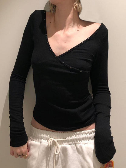 Well Tailored Sweater with a Graceful Silhouette