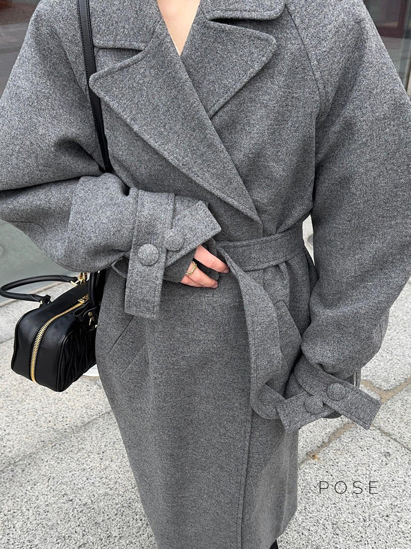 Well Tailored Coat with a Graceful Silhouette