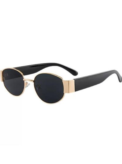Sophisticated Garment with a Clean Classic Look