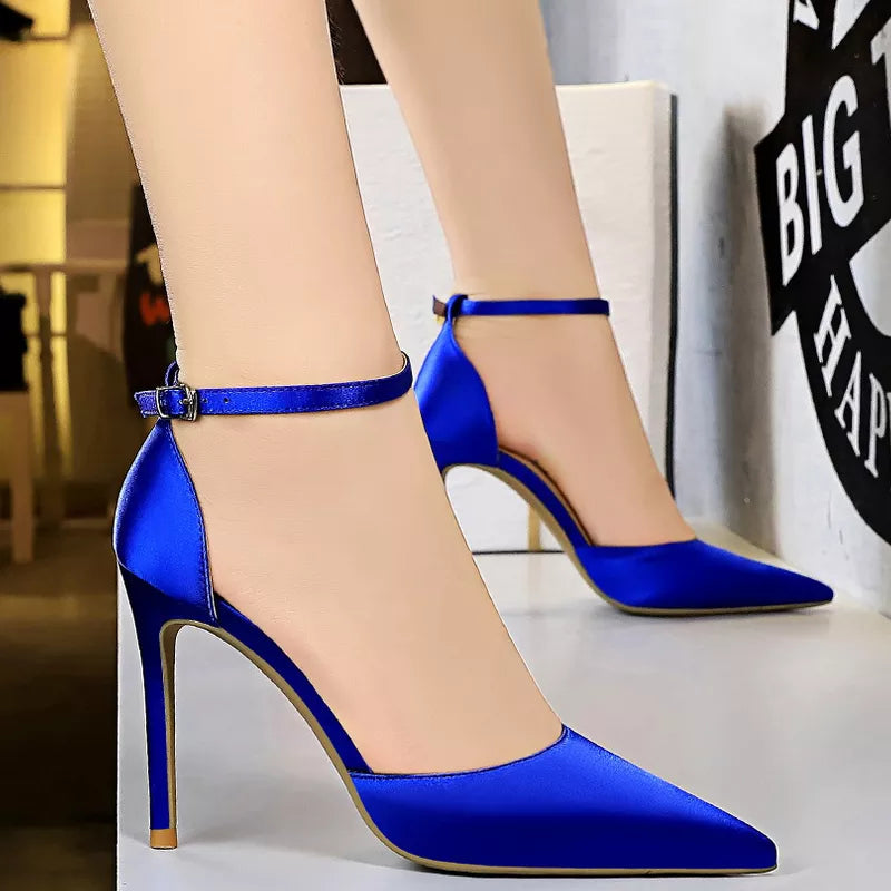 A Vintage Style Heels with Delicate Timeless Details