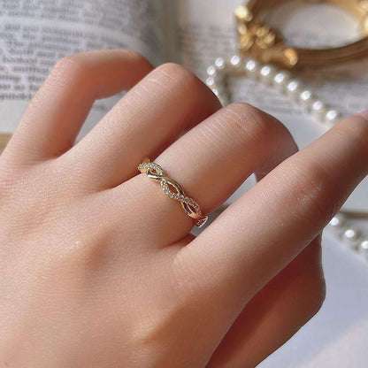 Elaine 9 to 5 Ring