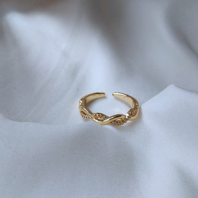 Elaine 9 to 5 Ring