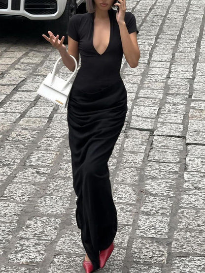 Effortlessly Elegant Dress with a Timeless Design