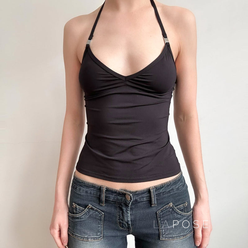 Well Tailored Top with a Graceful Silhouette
