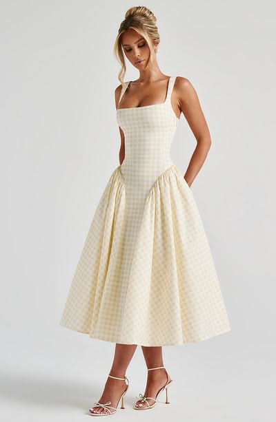 Polished Dress with an Effortless Classic Look