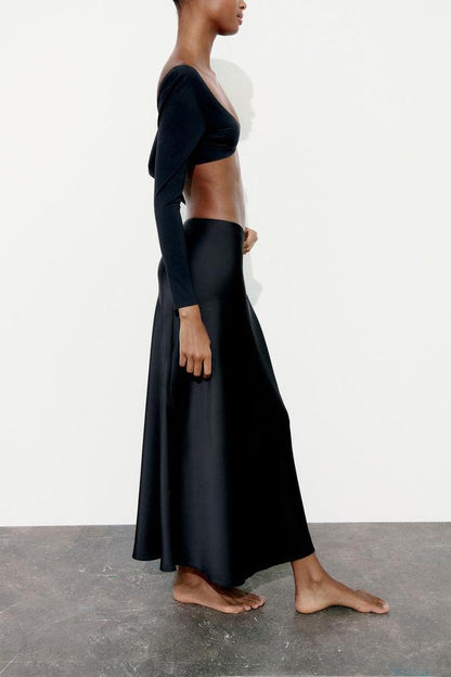 Well Tailored Garment with a Graceful Silhouette