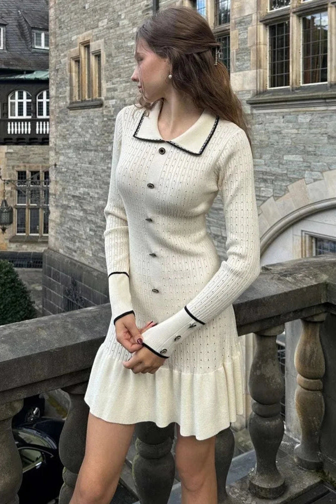 Classic Vintage Dress with a Flattering Fit