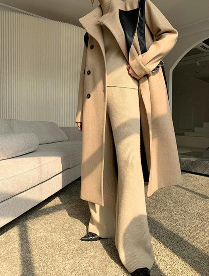 Effortlessly Elegant Garment with a Timeless Design