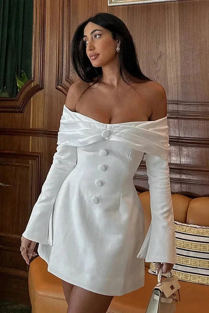 Effortlessly Elegant Dress with a Timeless Design