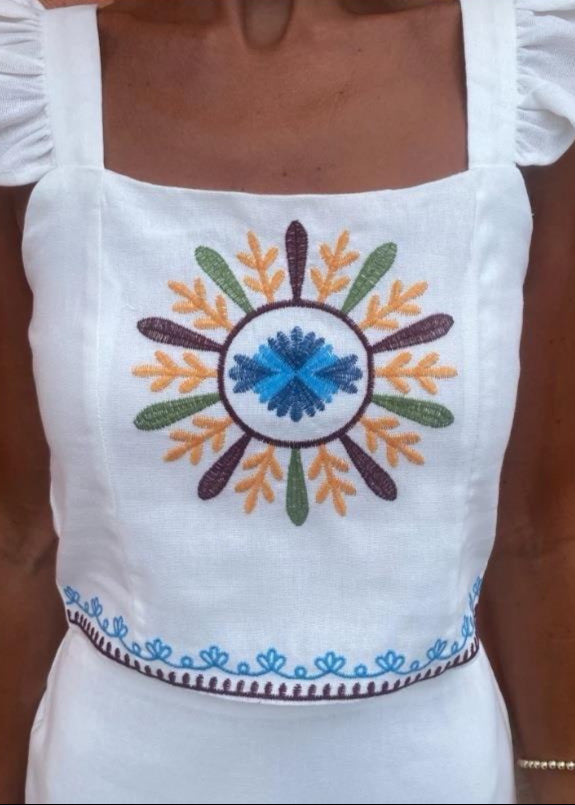 Gracefully Styled Garment for Any Occasion