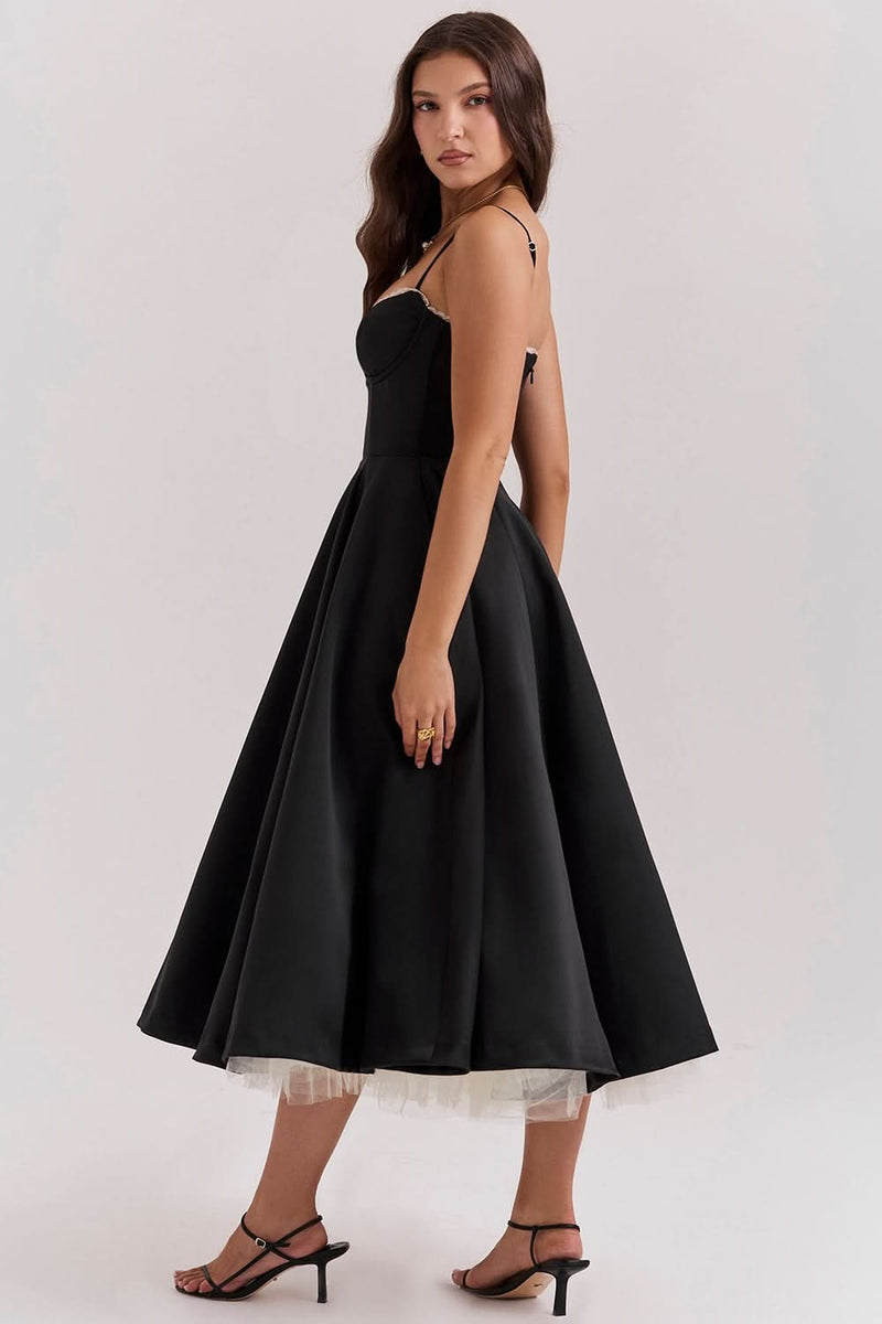 Classic Vintage Dress with a Flattering Fit