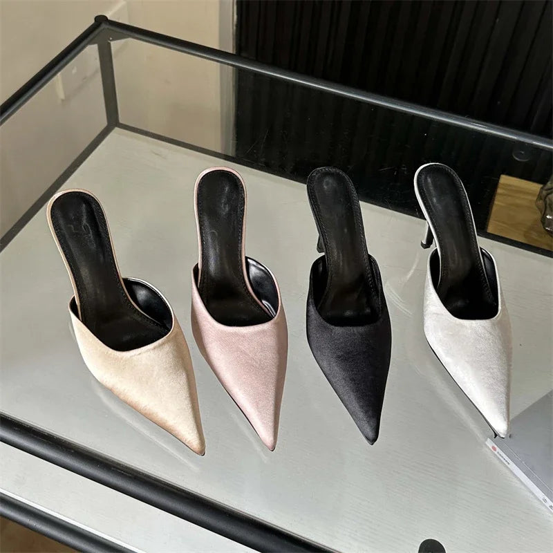 Classic Vintage Heels with a Flattering Fit