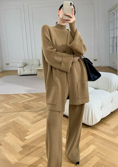 Effortlessly Elegant Garment with a Timeless Design
