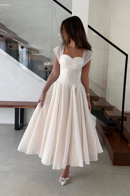 Beautifully Crafted Dress in a Classic Style