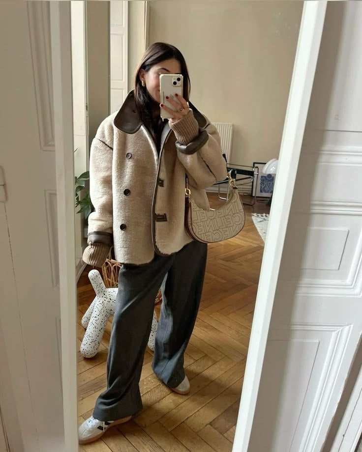 Effortlessly Elegant Coat with a Timeless Design