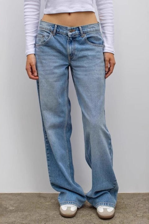 Well Tailored Garment with a Graceful Silhouette