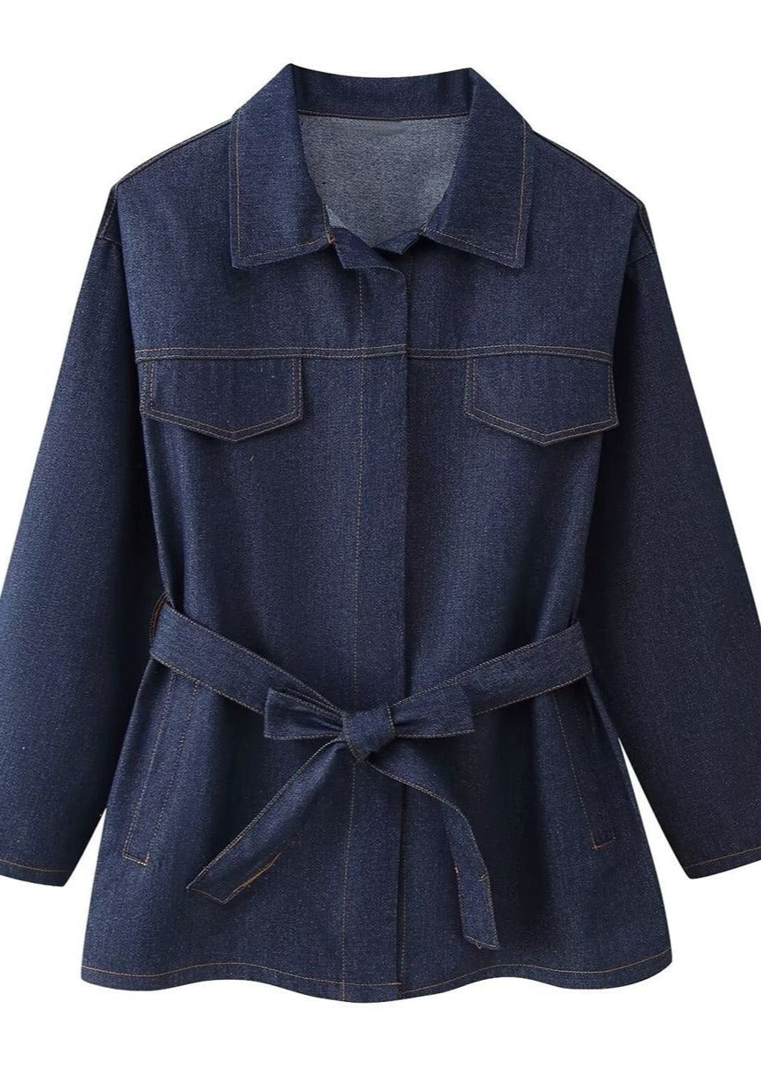 Effortlessly Elegant Jacket with a Timeless Design