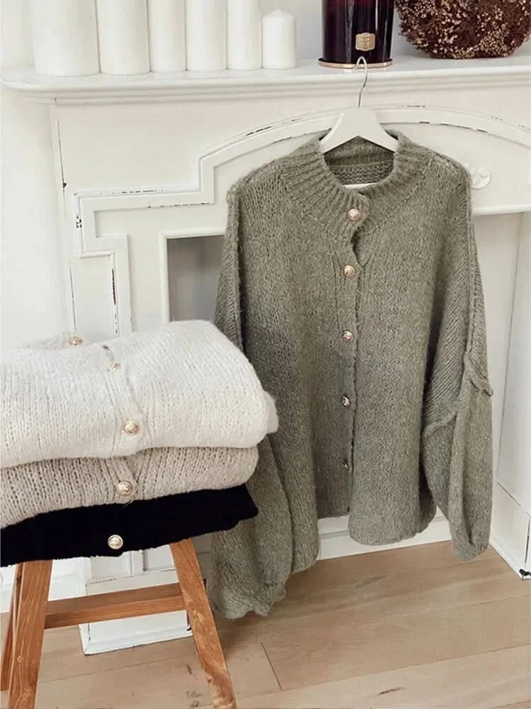 Elegantly Styled Cardigan for Everyday Wear