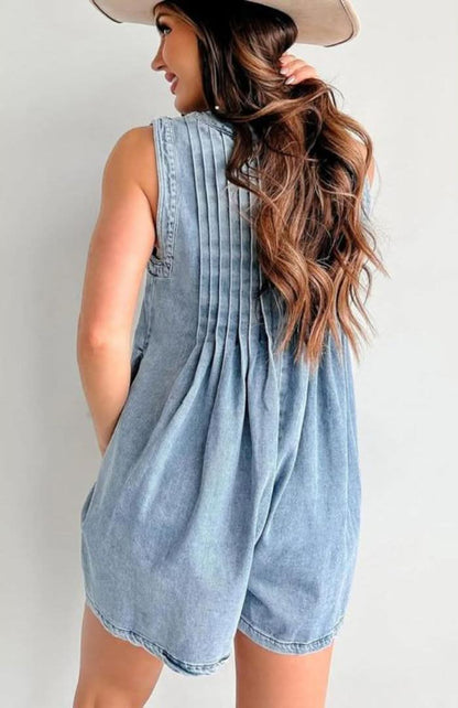 Effortlessly Elegant Garment with a Timeless Design