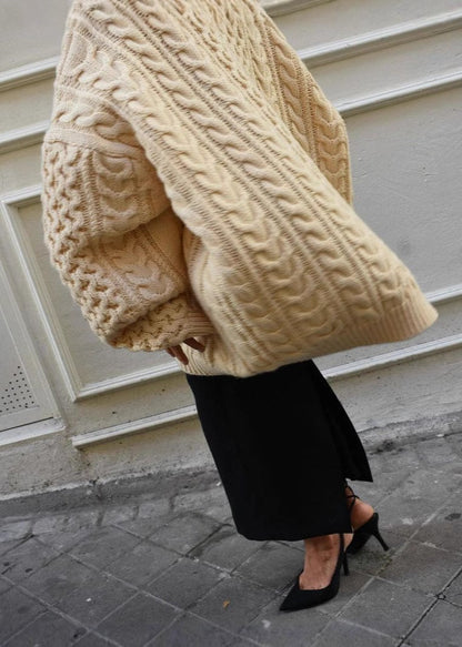 Well Tailored Sweater with a Graceful Silhouette