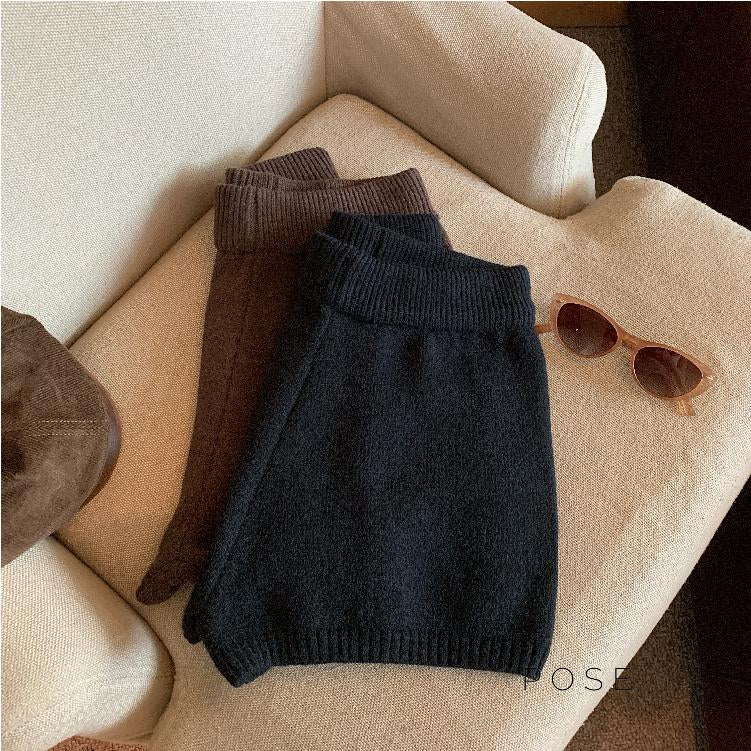 Effortlessly Elegant Garment with a Timeless Design