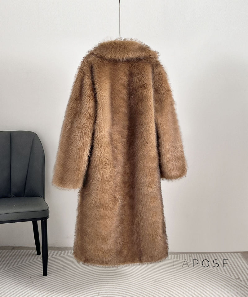 Beautifully Finished Coat in a Timeless Design