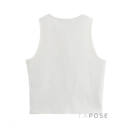 Effortlessly Elegant Garment with a Timeless Design