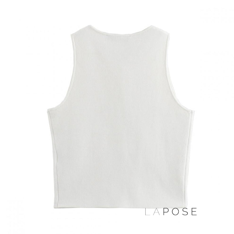 Effortlessly Elegant Garment with a Timeless Design