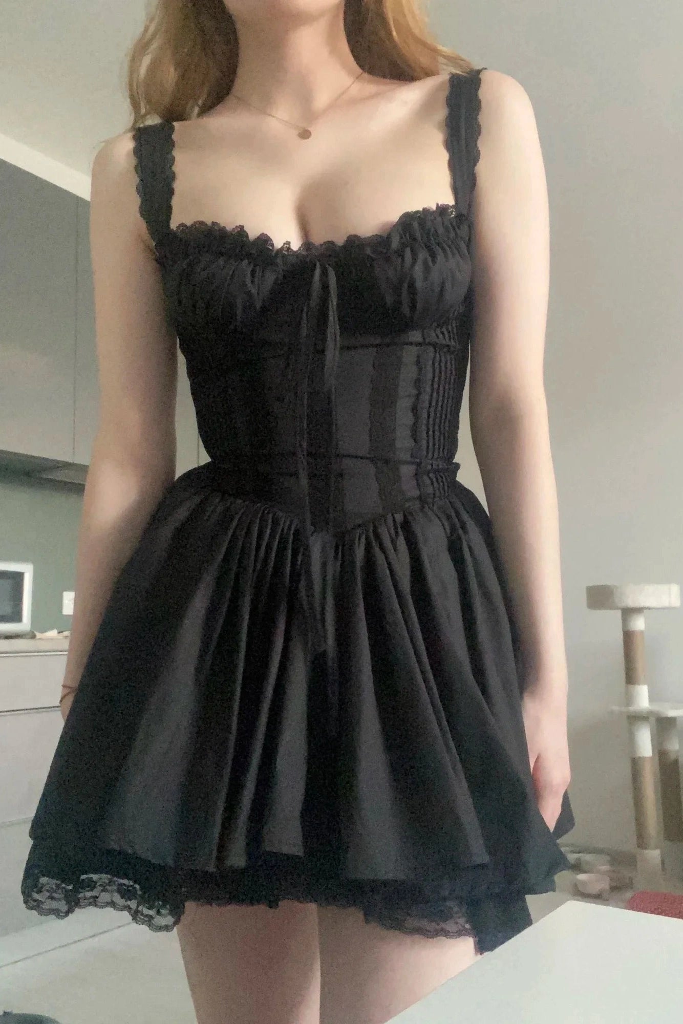 Well Tailored Dress with a Graceful Silhouette