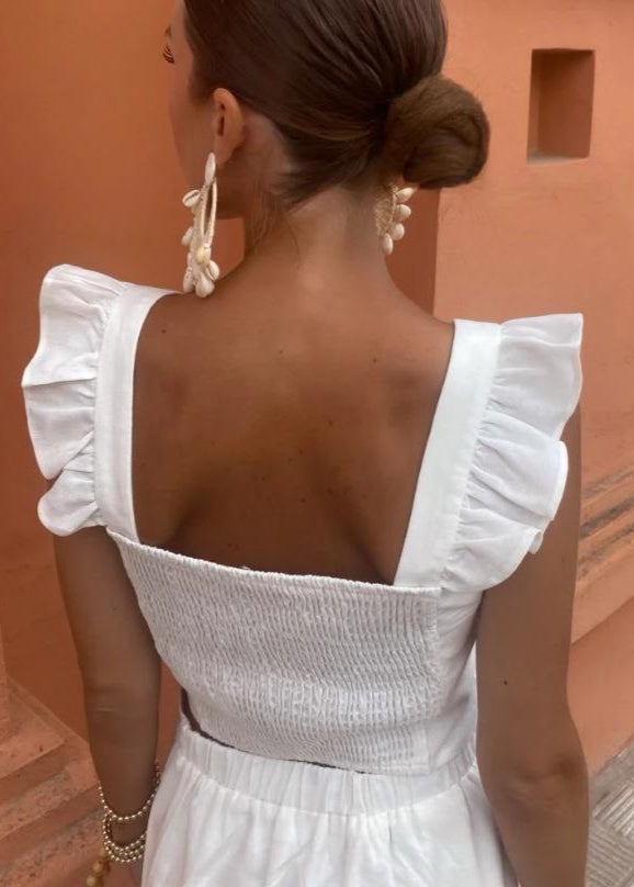 Gracefully Styled Garment for Any Occasion